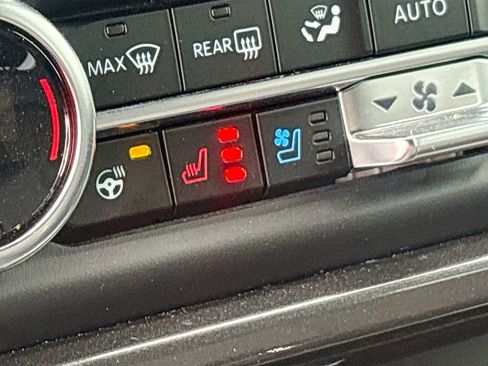 Used 2024 Ford Expedition Limited image 21