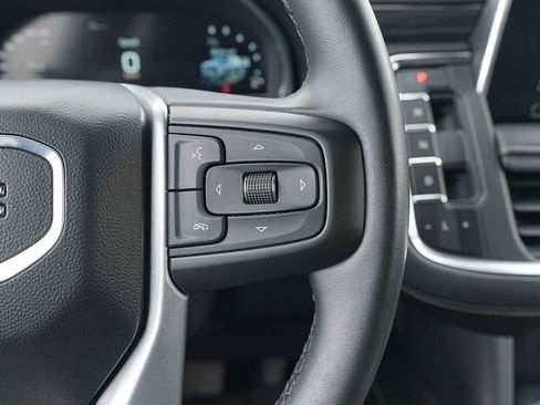 Used 2024 GMC Yukon SLT AWD/4WD image 36