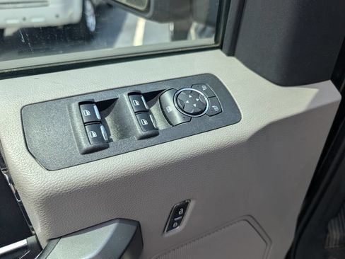 Used 2018 Ford F150 XLT AWD/4WD image 10