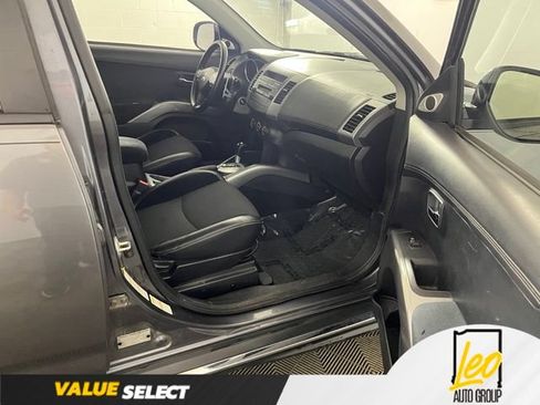 Used 2012 Mitsubishi Outlander SE AWD/4WD image 13