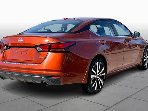 Used 2021 Nissan Altima 2.5 SR w/ SR Premium Package image 13