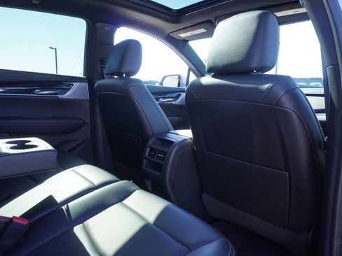 Certified 2025 Cadillac XT5 Premium Luxury image 10