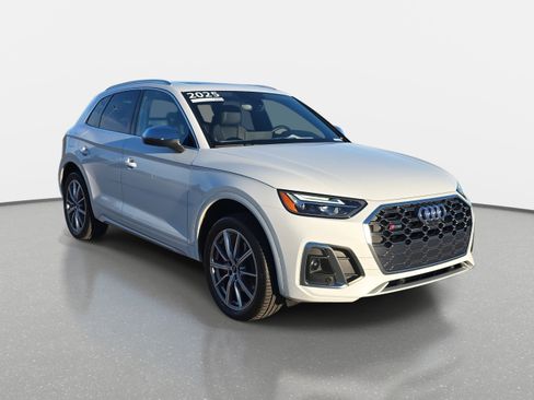 Used 2025 Audi SQ5 Premium Plus w/ Premium Plus Package image 3