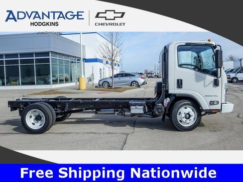 New 2025 Chevrolet Low Cab Forward image 2