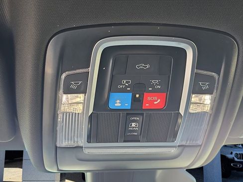 Used 2025 RAM 1500 Limited image 28