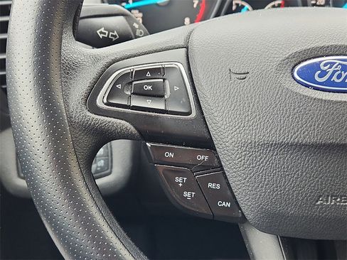 Used 2018 Ford Escape SE w/ SE Sync 3 Package image 16