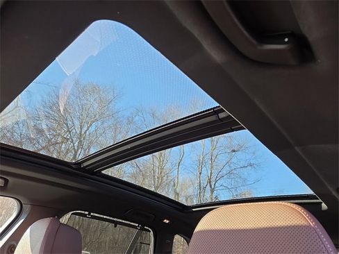 Used 2024 BMW X5 xDrive40i w/ Executive Package image 15