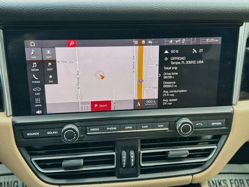 Used 2020 Porsche Macan AWD/4WD image 32
