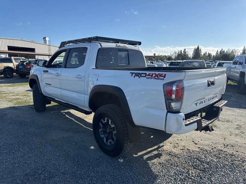 Used 2020 Toyota Tacoma TRD Off-Road w/ Technology Package image 7