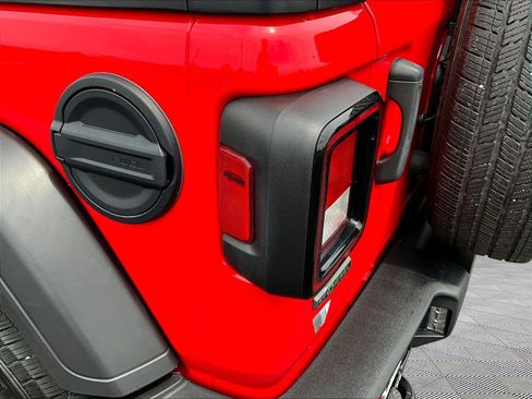 Used 2022 Jeep Wrangler Unlimited Sport AWD/4WD image 23