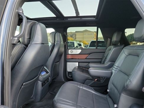Used 2022 Lincoln Navigator L Reserve image 13