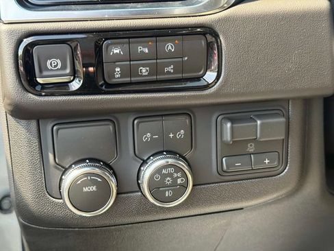 New 2026 GMC Yukon XL Elevation w/ Elevation Premium Package RWD image 28