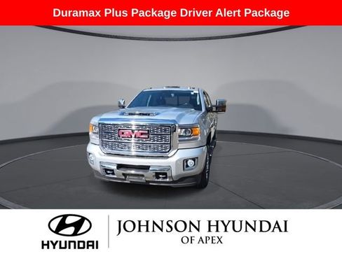 Used 2018 GMC Sierra 2500 Denali w/ Duramax Plus Package image 3