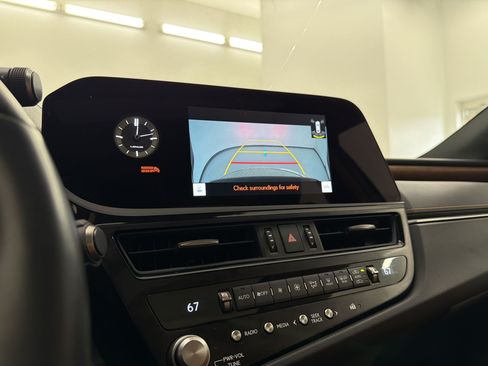 Certified 2025 Lexus ES 350 w/ Premium Package FWD image 22
