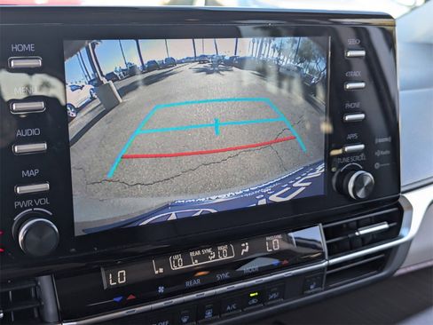 Used 2024 Toyota Sienna XLE image 36