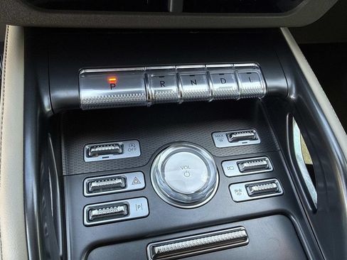 Certified 2025 Lincoln Nautilus Premier AWD/4WD image 30