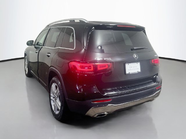 Used 2023 Mercedes-Benz GLB 250 4MATIC w/ Premium Package image 7