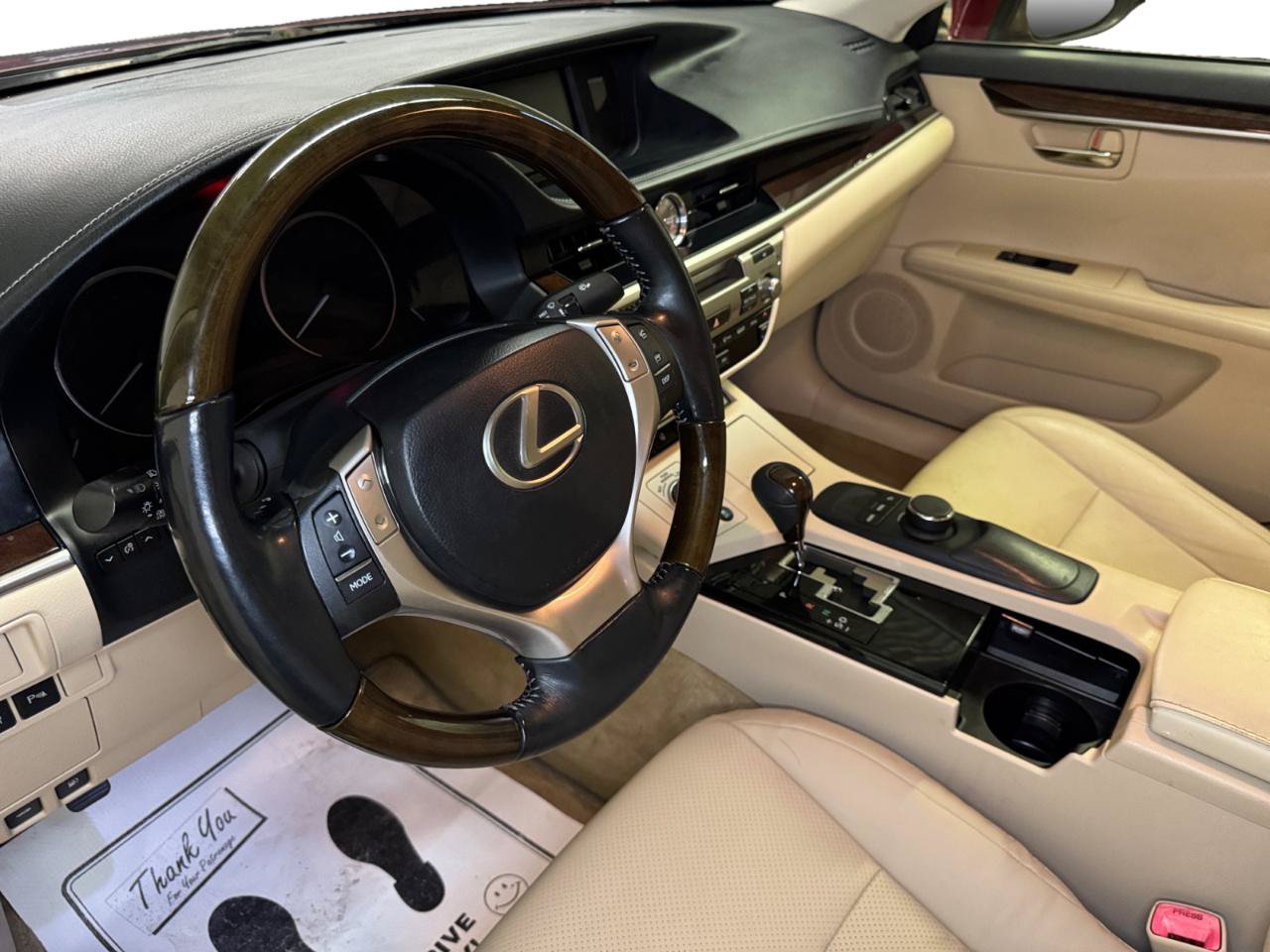 Used 2013 Lexus ES 350 w/ Luxury Pkg FWD image 3