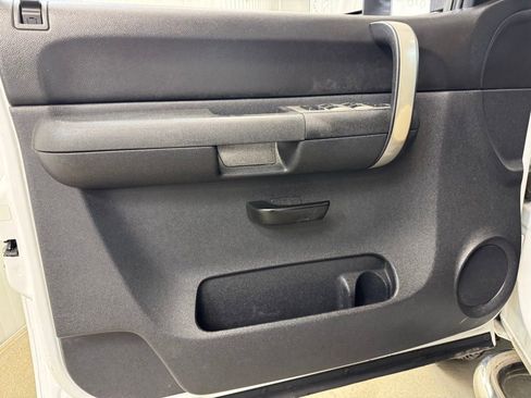 Used 2009 Chevrolet Silverado 2500 LT w/ Exterior Plus Package image 9