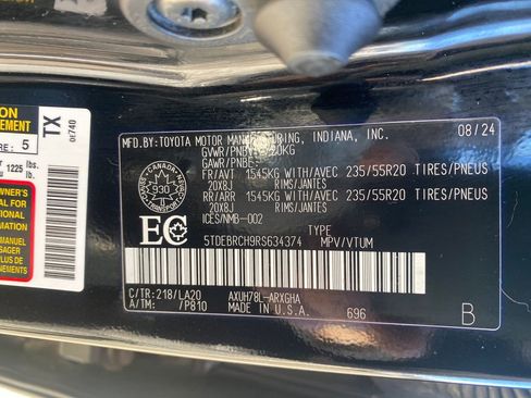 Used 2024 Toyota Highlander Platinum image 29