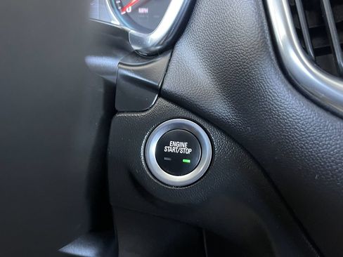 Used 2022 Chevrolet Equinox LT FWD image 19