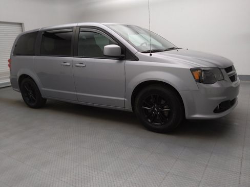 Used 2020 Dodge Grand Caravan GT image 2