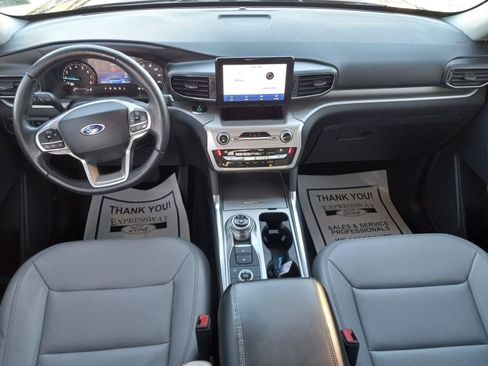 Used 2021 Ford Explorer XLT w/ Equipment Group 202A image 17