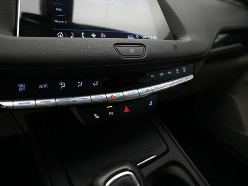 Used 2019 Cadillac XT4 Luxury w/ Cold Weather Package FWD image 20