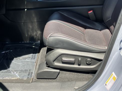 Certified 2025 Honda Pilot Black Edition image 17