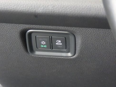 Certified 2024 Porsche Cayenne AWD/4WD image 24