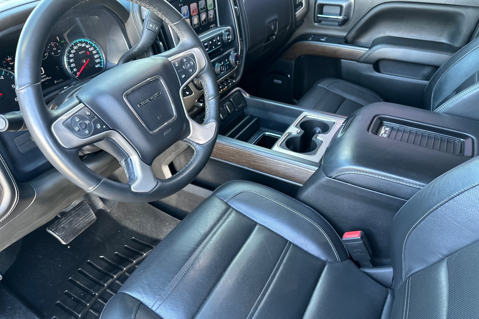 Used 2018 GMC Sierra 1500 Denali w/ Denali Ultimate Package AWD/4WD image 10