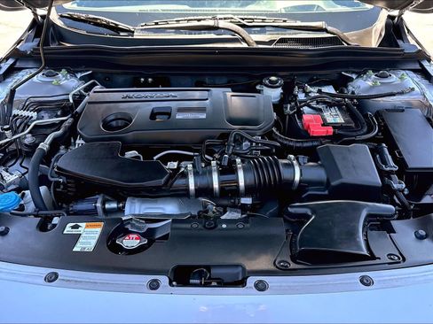 Used 2019 Honda Accord Touring image 11