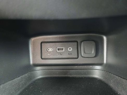 Used 2023 Chevrolet Equinox LT FWD image 25