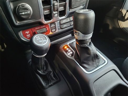 Certified 2024 Jeep Wrangler Unlimited Rubicon image 12