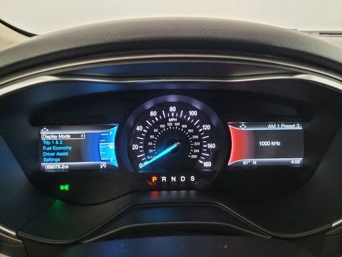 Used 2019 Ford Fusion SE FWD image 23