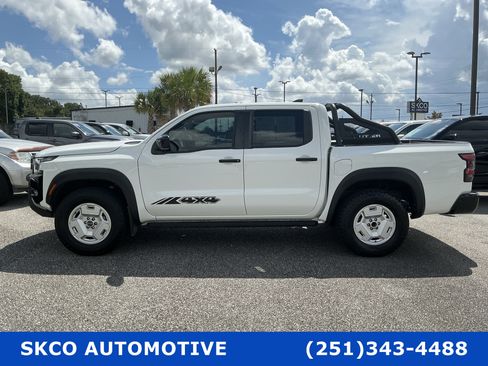 Used 2024 Nissan Frontier SV w/ Hardbody Edition AWD/4WD image 2