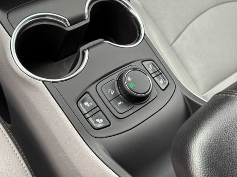 Used 2022 GMC Terrain SLT image 27