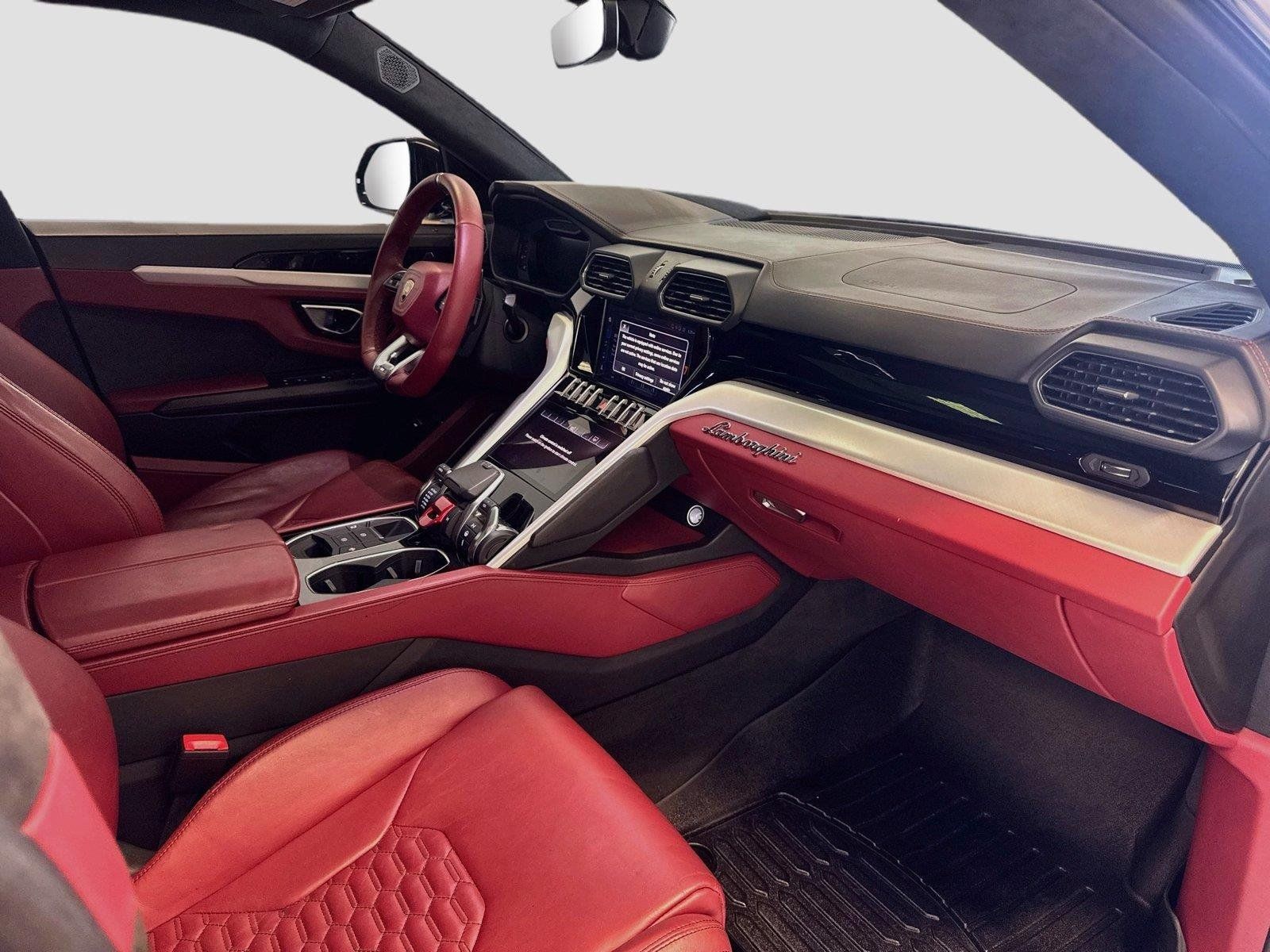 Used 2020 Lamborghini Urus AWD/4WD image 2