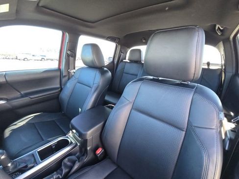 Used 2023 Toyota Tacoma Limited image 21