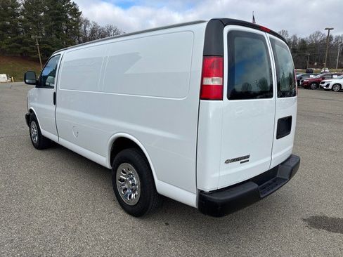 Used 2013 Chevrolet Express 1500 image 3