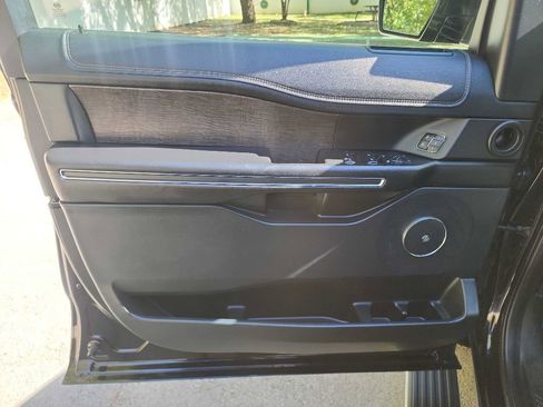 Used 2020 Ford Expedition Max Limited image 13