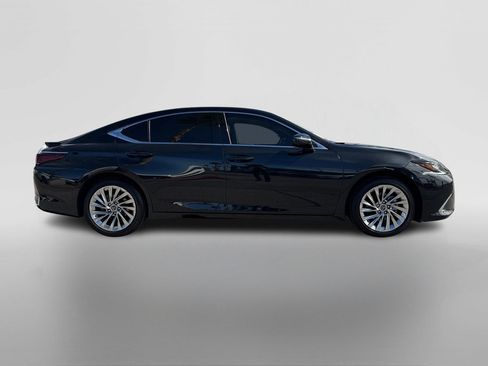 Used 2023 Lexus ES 300h w/ Accessory Package (Z2) image 6