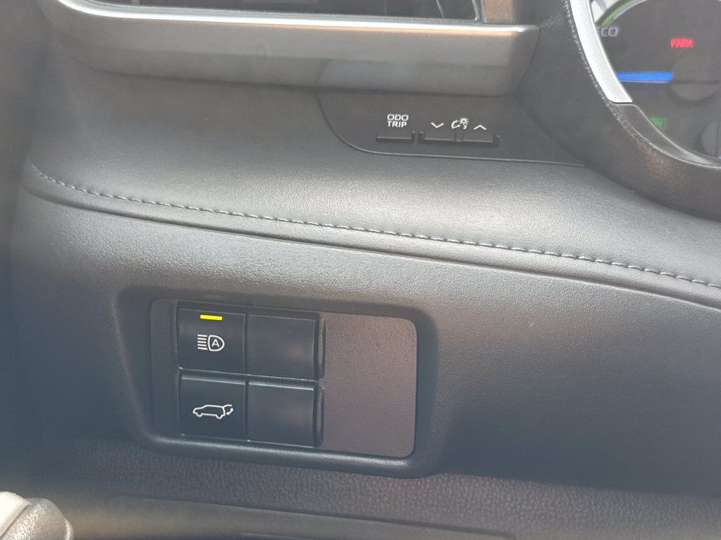 Used 2023 Toyota Highlander XLE AWD/4WD image 35