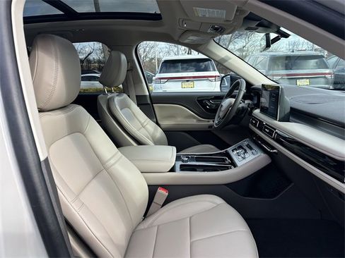 Certified 2023 Lincoln Aviator Standard w/ Premium Package image 33
