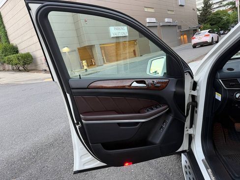 Used 2014 Mercedes-Benz GL 350 BlueTEC 4MATIC image 61