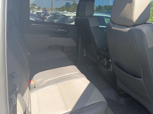 Used 2025 Chevrolet Silverado 2500 ZR2 w/ Technology Package AWD/4WD image 5