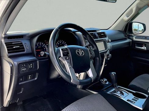 Used 2016 Toyota 4Runner SR5 AWD/4WD image 15