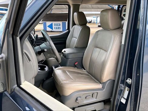 Used 2021 Nissan NV 3500 SL image 7