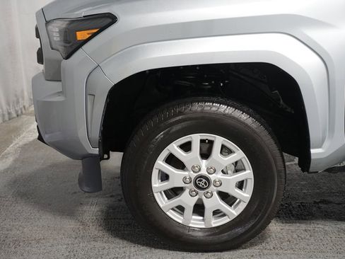 Certified 2025 Toyota Tacoma SR image 5