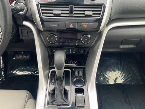 Used 2022 Mitsubishi Eclipse Cross SEL image 15